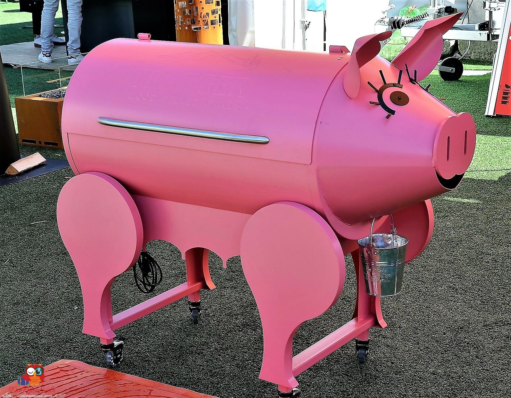 Stockholm Grill in Form eines Schweins