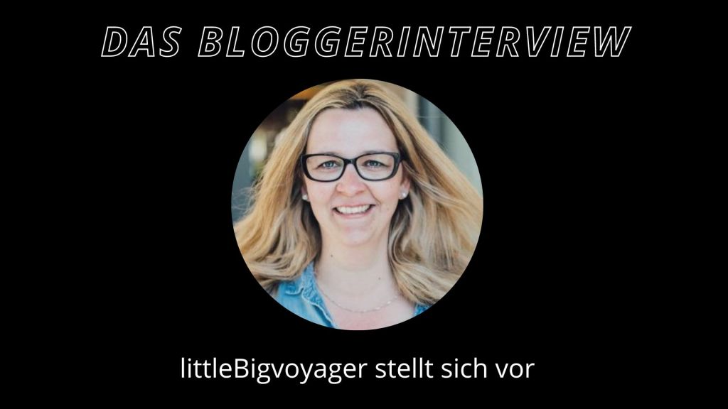 eine blonde frau mit schwarzer brille