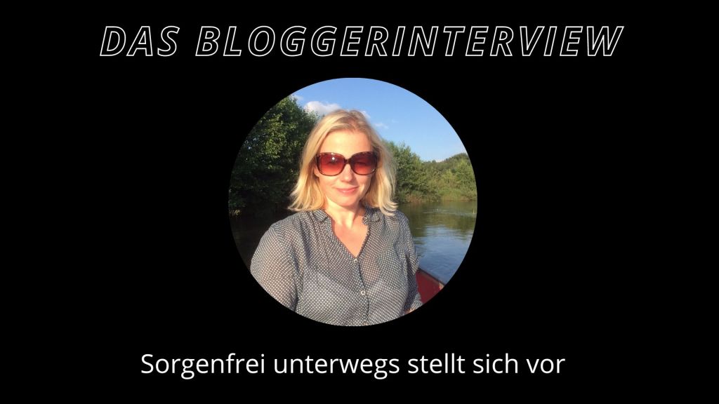 eine blonde frau mit sonnenbrille