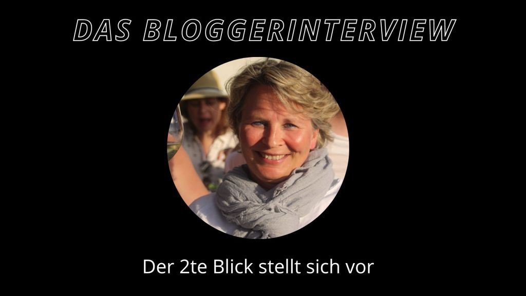 eine frau mit grauem schal