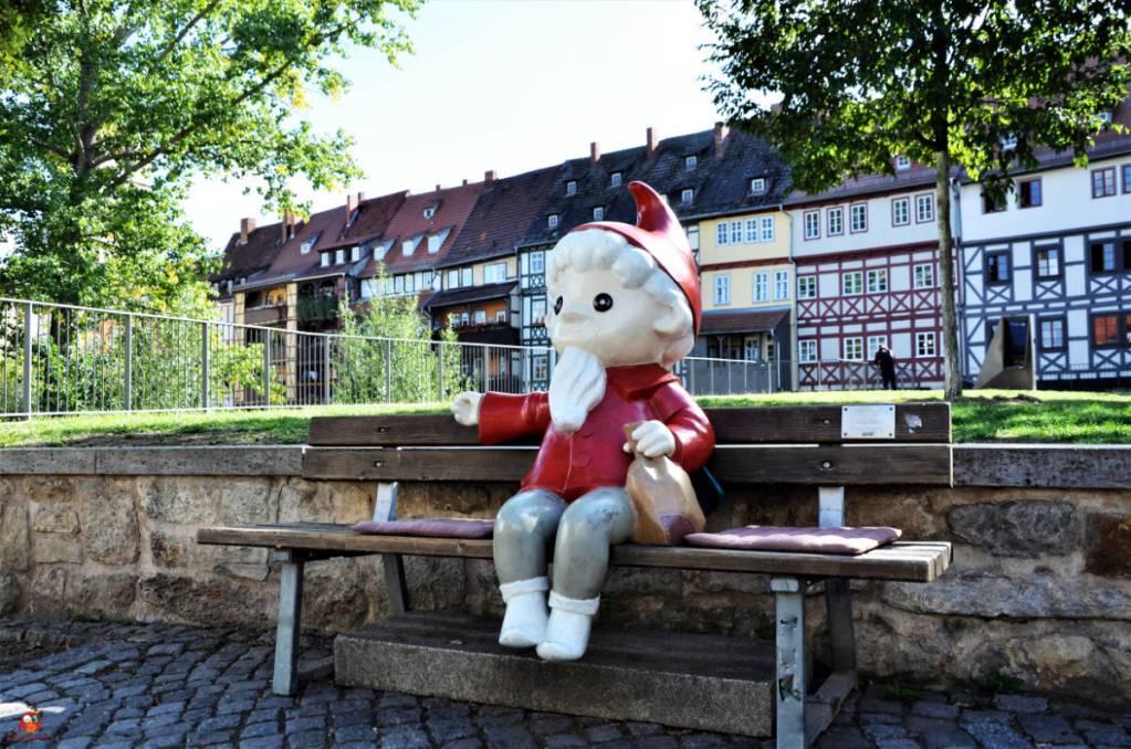 krämerbrücke rückseite mit sandmann figur erfurt